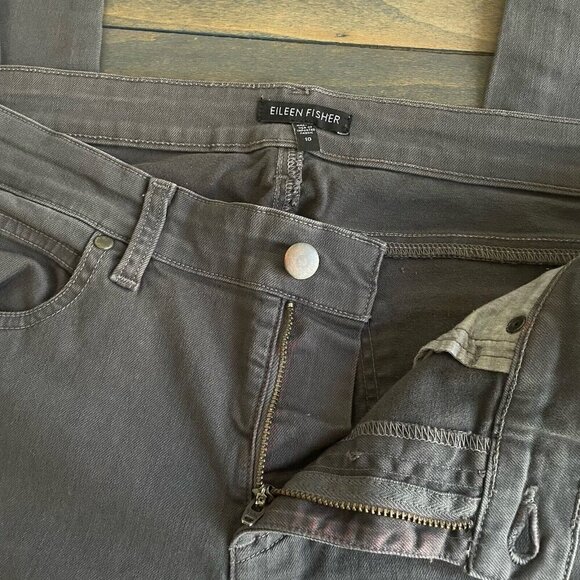Eileen Fisher Gray Mid-Rise Tapered Leg Jeans Women Size 10 w/28" Inseam (D6) - Picture 4 of 12